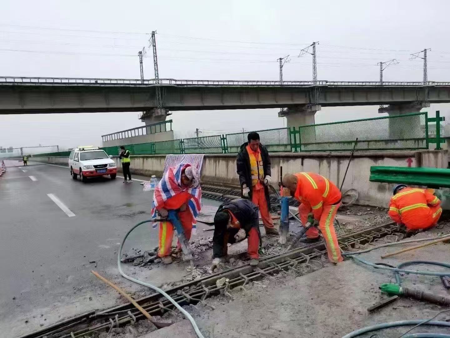 荔波桥梁伸缩缝抢修料